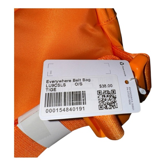 Lululemon Everywhere Belt Bag 1L Campus Tiger NWT Sold Out - Picture 7 of 9